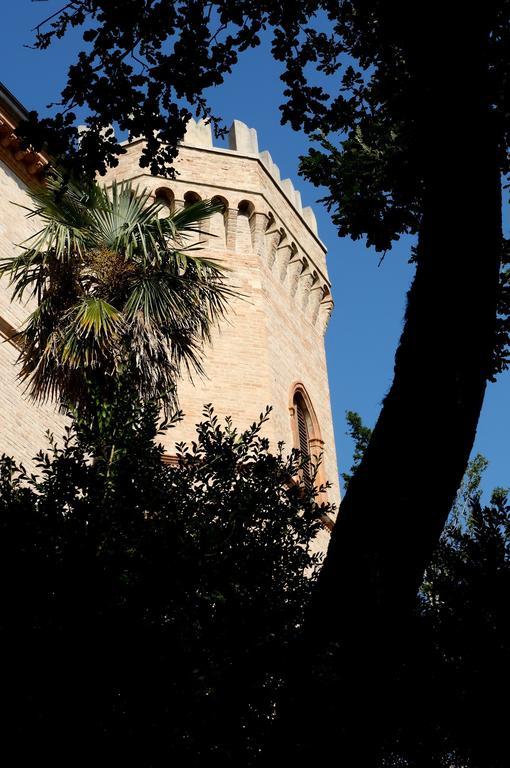 Hotel Castello Montegiove Fano Exterior foto