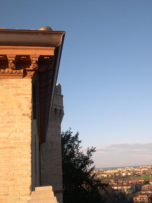 Hotel Castello Montegiove Fano Exterior foto